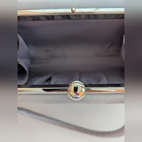 Bijoux Terner Vintage Grey/Silver Satin Evening/Formal Bag w/Detailed Beading - Picture 13 of 15